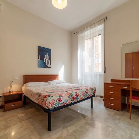 Piazza Re Di Roma Apartment Екстер'єр фото