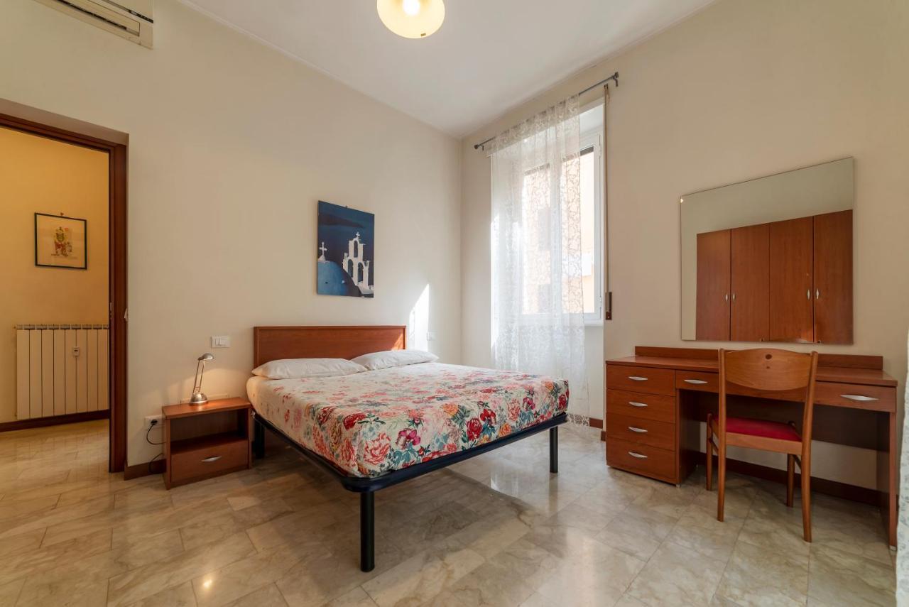 Piazza Re Di Roma Apartment Екстер'єр фото