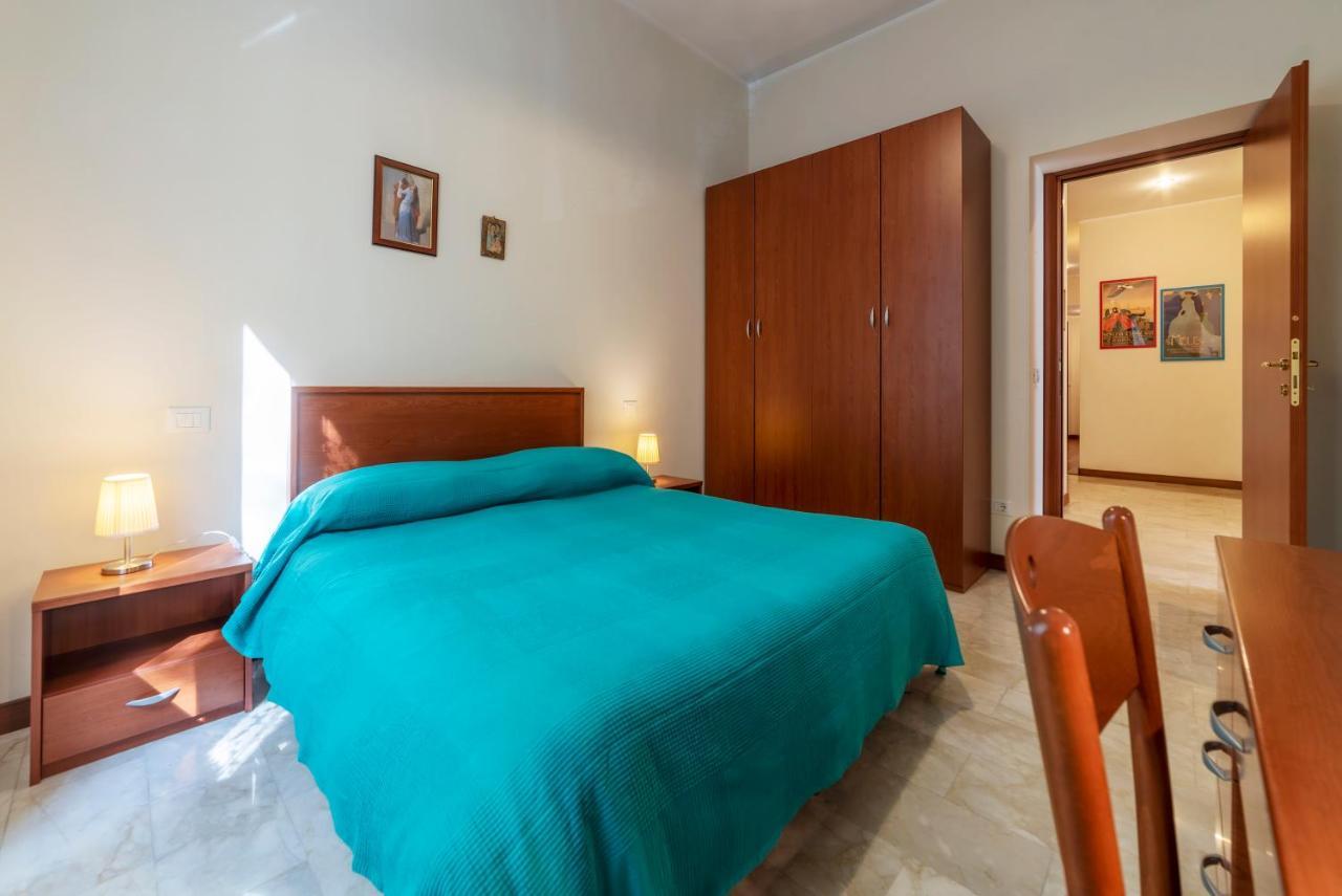 Piazza Re Di Roma Apartment Екстер'єр фото