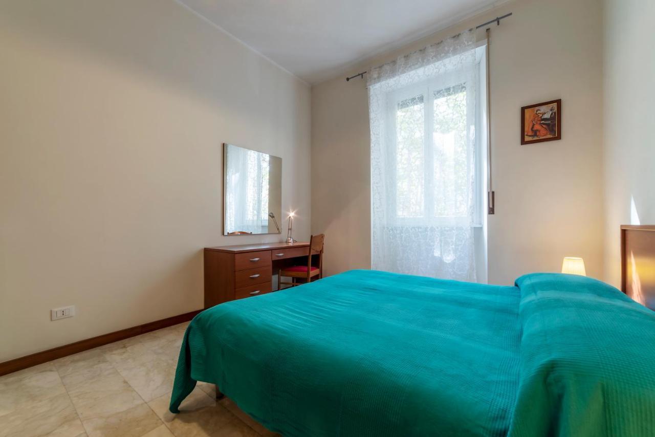 Piazza Re Di Roma Apartment Екстер'єр фото