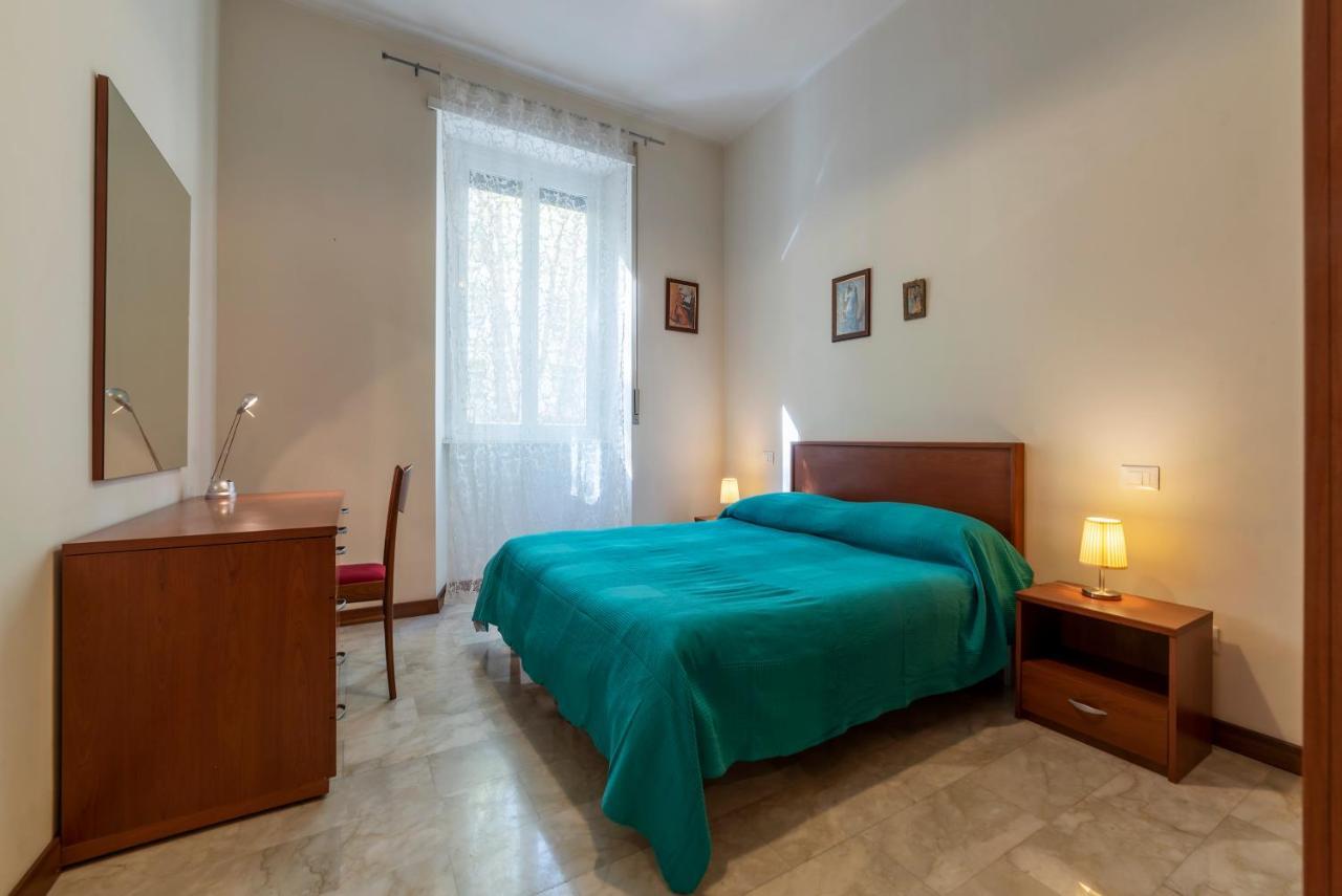 Piazza Re Di Roma Apartment Екстер'єр фото