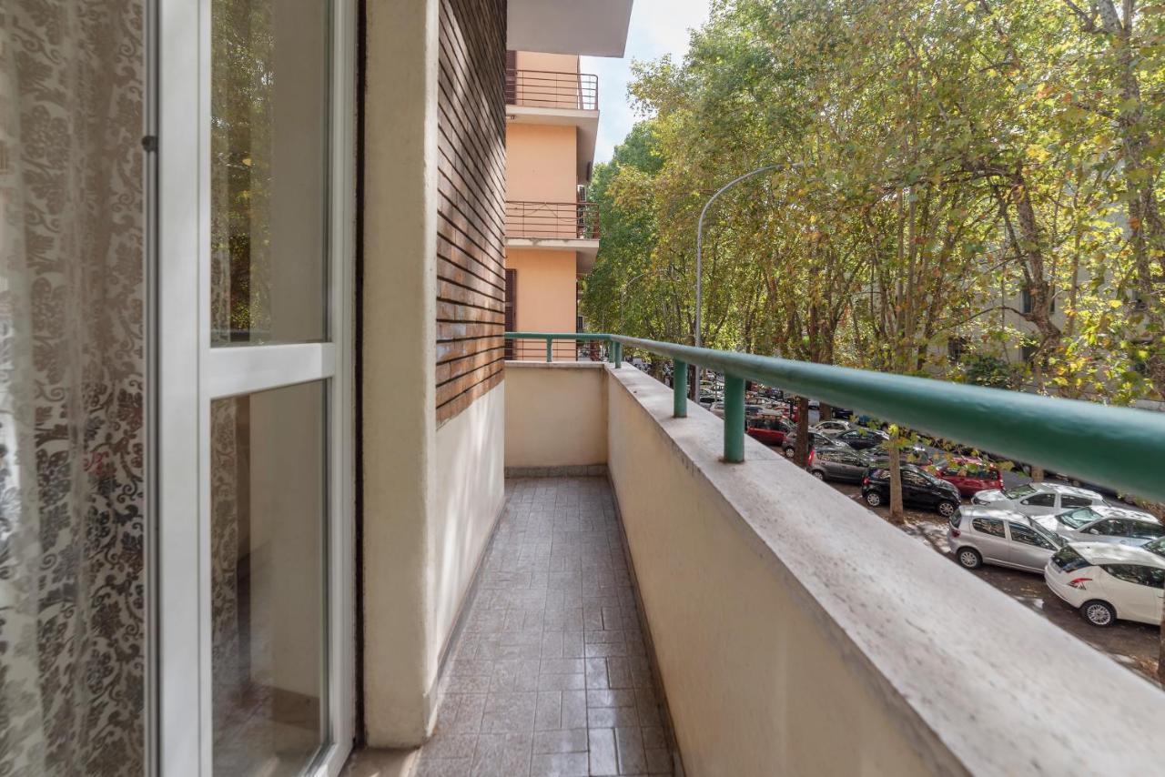 Piazza Re Di Roma Apartment Екстер'єр фото