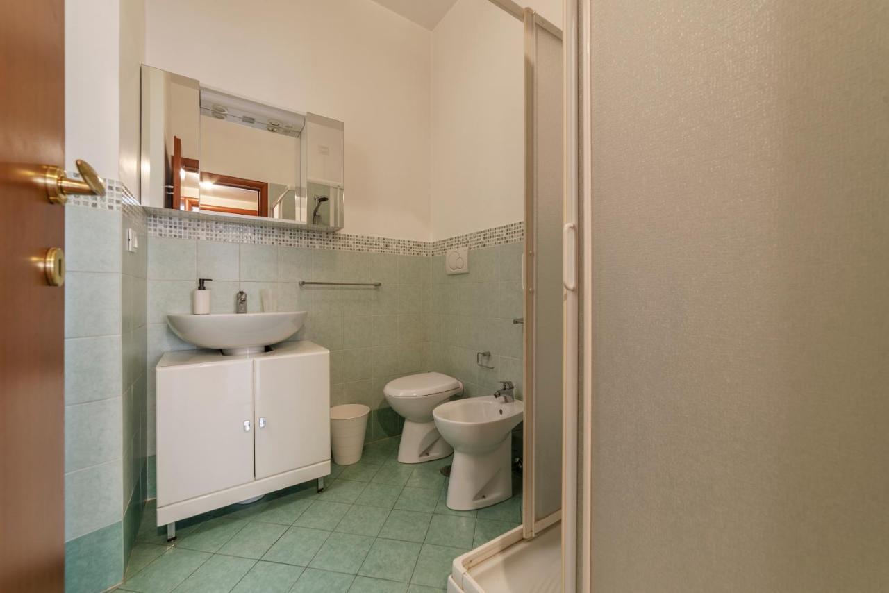 Piazza Re Di Roma Apartment Екстер'єр фото