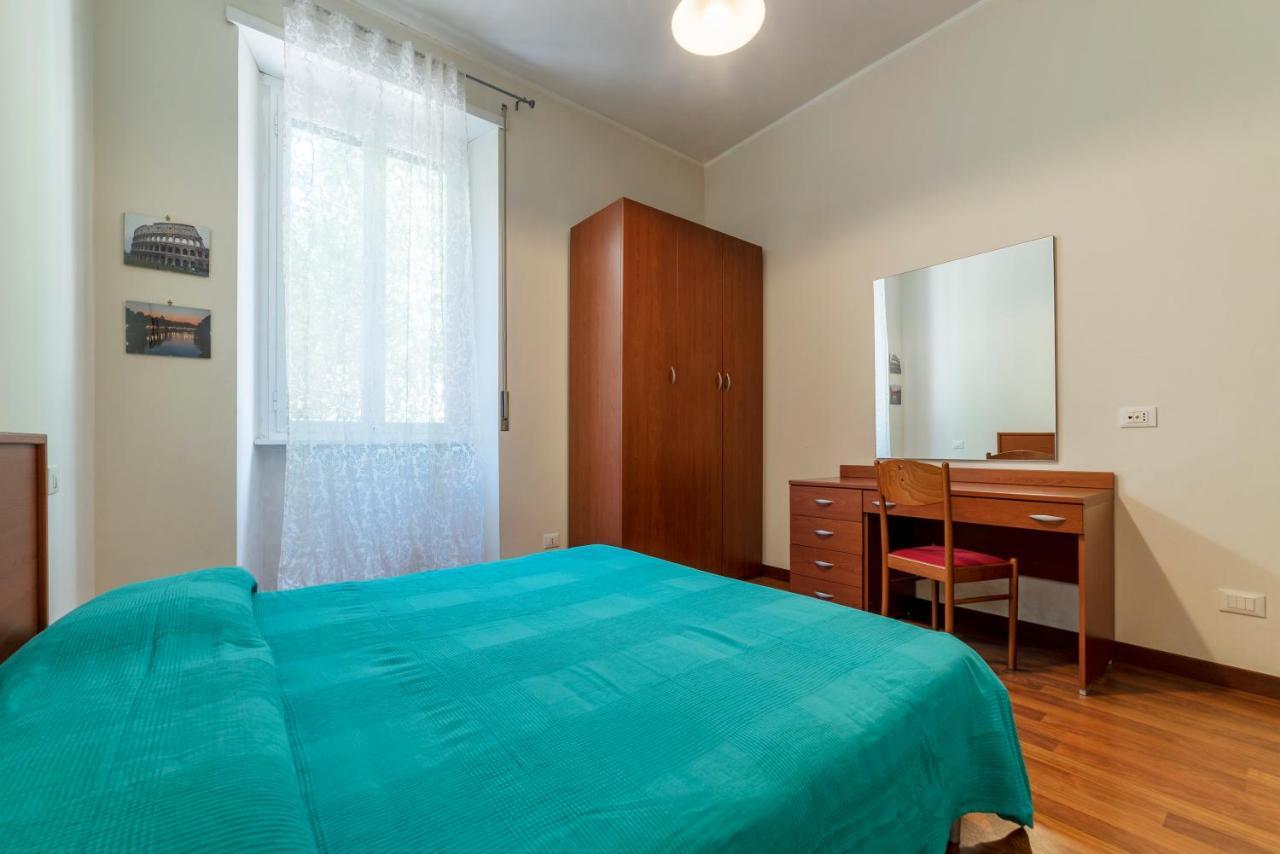 Piazza Re Di Roma Apartment Екстер'єр фото